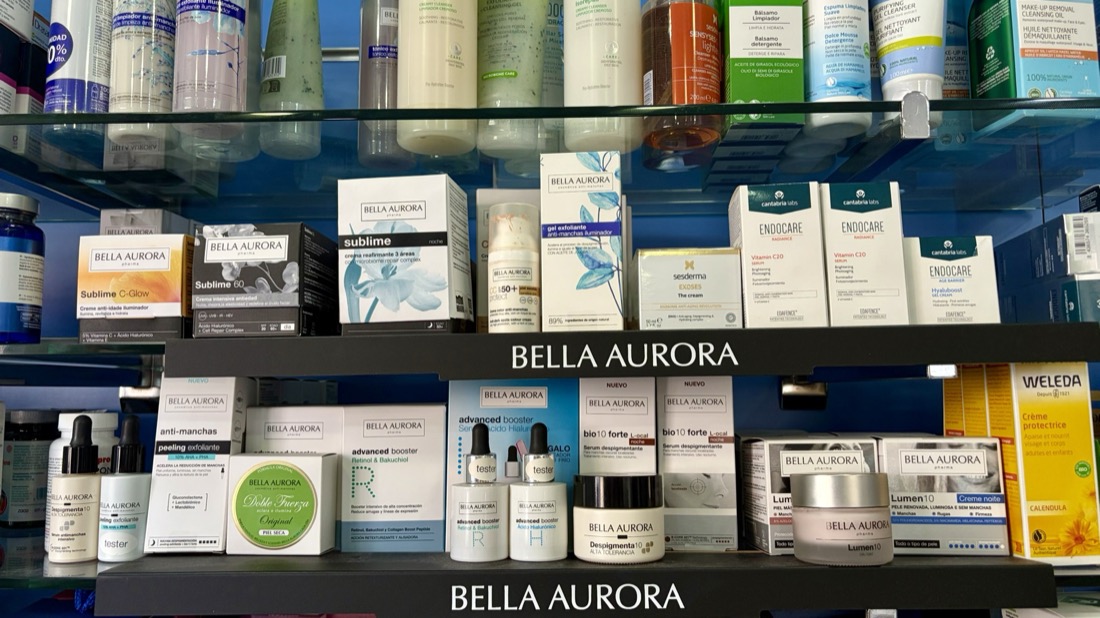 Estantería de dermocosmética Bella Aurora